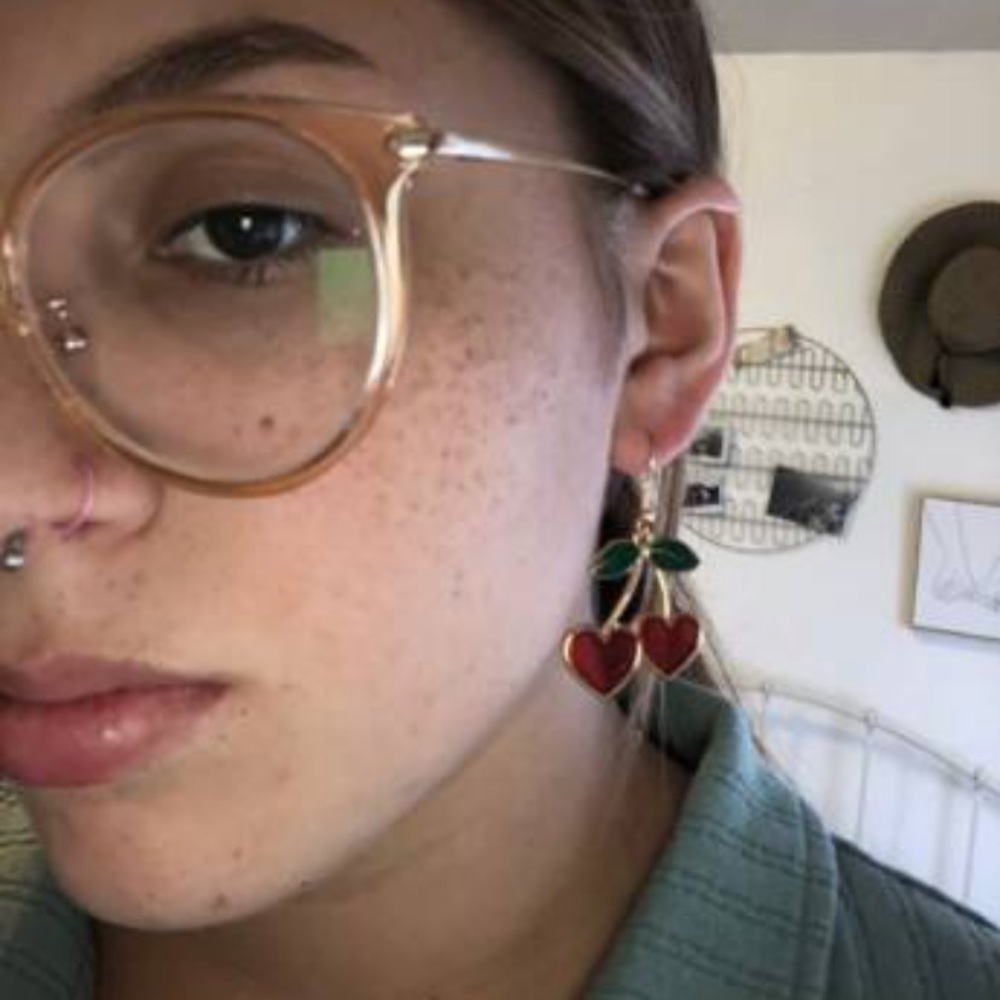 Cherry Heart Earrings - Picture 4 of 5